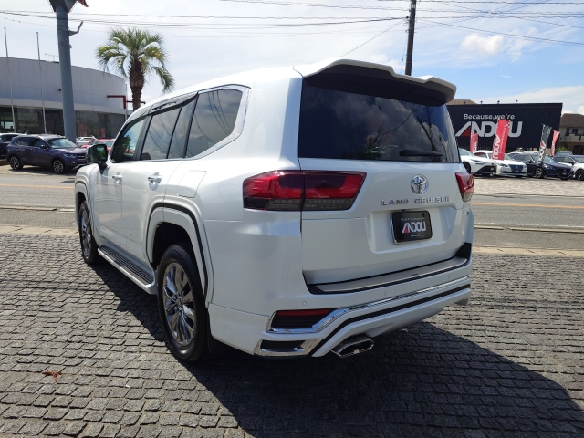 TOYOTA Land Cruiser Wagon ZX Pearl White 2024′ F7ML5