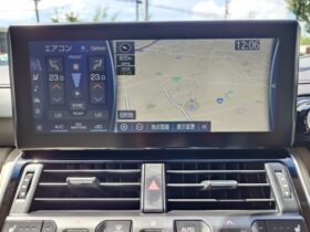 
									TOYOTA Land Cruiser Wagon ZX Pearl White 2024′ F7ML5 full								