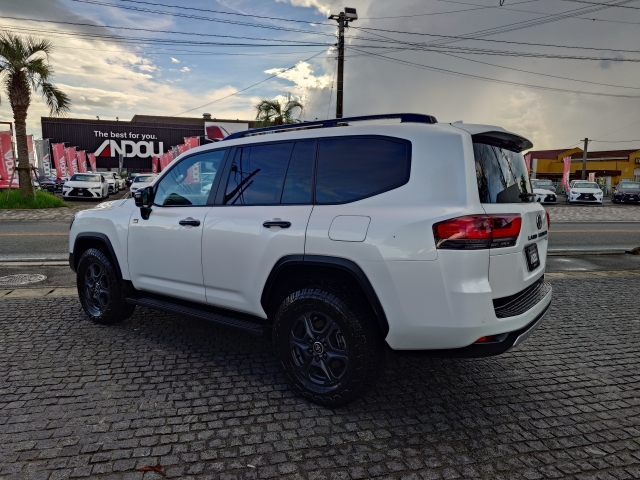 TOYOTA Land Cruiser Wagon GR Sport Pearl White 2023′ F7ML7