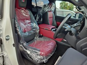 
									TOYOTA Land Cruiser Wagon GR Sport Pearl White 2023′ F7ML7 full								