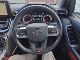 
									TOYOTA Land Cruiser Wagon GR Sport Pearl White 2023′ F7ML7 full								