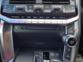 
									TOYOTA Land Cruiser Wagon GR Sport Pearl White 2023′ F7ML7 full								