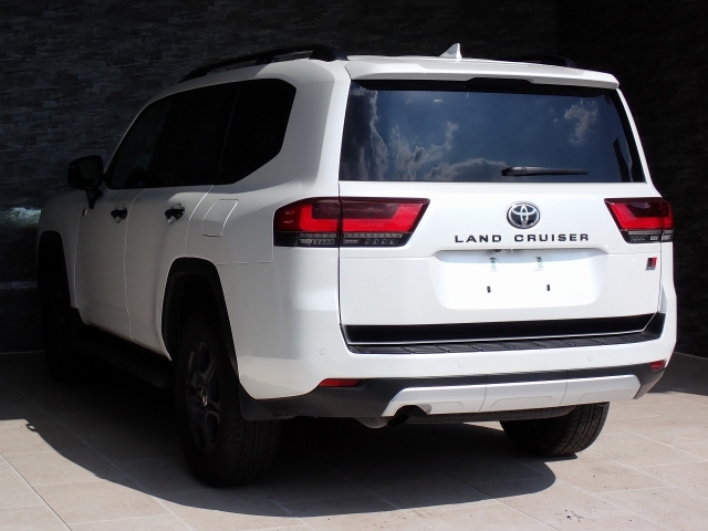 TOYOTA Land Cruiser Wagon GR Sport Diesel Turbo Pearl White 2023′ F7MNP