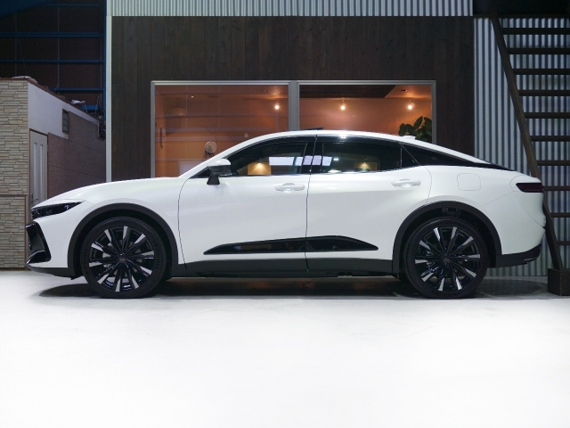 TOYOTA Crown CrossOver RS Advanced White 2023′ F7MQ4