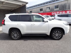 
									TOYOTA Land Cruiser Prado TX L Package Sunroof 7 Seater Pearl White 2021′ F7MR4 full								