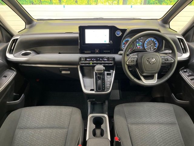 TOYOTA Noah G Pearl White 2023′ F7UVE