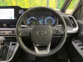 
									TOYOTA Noah G Pearl White 2023′ F7UVE full								