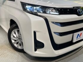 
									TOYOTA Noah G Pearl White 2023′ F7UVE full								