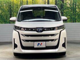 
									TOYOTA Noah G Pearl White 2023′ F7UVE full								