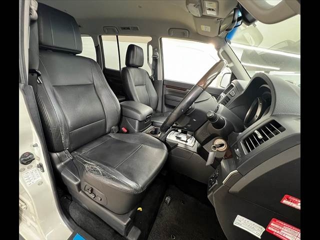 MITSUBISHI Pajero Super Exceeded Pearl White 2011′ F7V1V