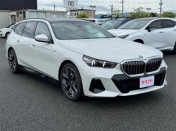 BMW 5 Series 523d xDrive M Sport White 2025′ F7YS5