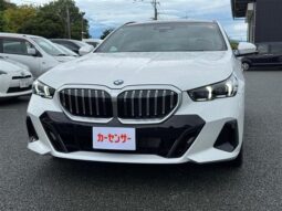 BMW 5 Series 523d xDrive M Sport White 2025′ F7YS5