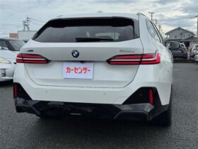 
									BMW 5 Series 523d xDrive M Sport White 2025′ F7YS5 full								