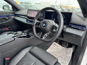 
									BMW 5 Series 523d xDrive M Sport White 2025′ F7YS5 full								