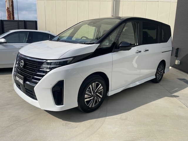 NISSAN Serena e-POWER Highway Star V White/Black 2025′ F89OE