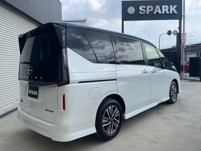 NISSAN Serena e-POWER Highway Star V White/Black 2025′ F89OE