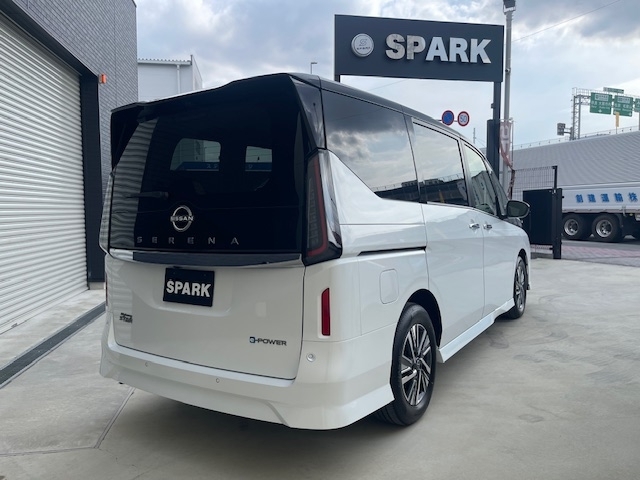 NISSAN Serena e-POWER Highway Star V White/Black 2025′ F89OE