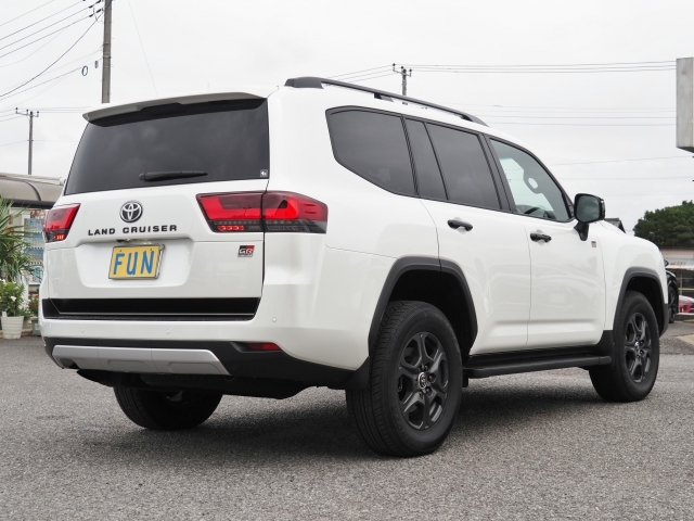 TOYOTA Land Cruiser Wagon GR Sport Pearl White 2024′ F9RUA