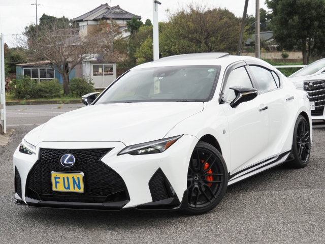 Lexus IS F Sport Mode Black S Pearl White 2022′ F9RUF