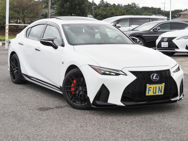 Lexus IS F Sport Mode Black S Pearl White 2022′ F9RUF
