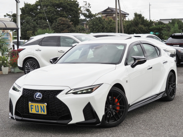 Lexus IS F Sport Mode Black S Pearl White 2022′ F9RUF