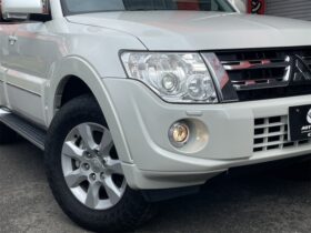 
									MITSUBISHI Pajero Exceed Pearl White 2012′ F9RUI full								