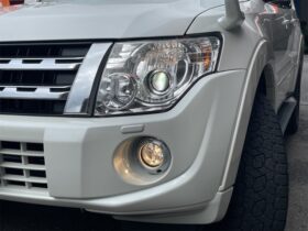 
									MITSUBISHI Pajero Exceed Pearl White 2012′ F9RUI full								