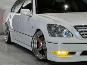 
									TOYOTA Celsior eR Specifications Pearl White 2004′ FA082 full								