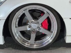 
									TOYOTA Celsior eR Specifications Pearl White 2004′ FA082 full								