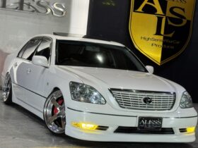 
									TOYOTA Celsior eR Specifications Pearl White 2004′ FA082 full								