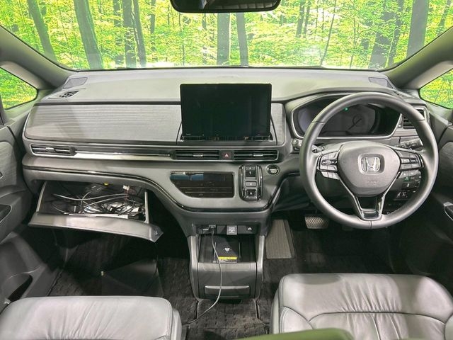 Honda Odyssey Absolute EX Black Edition Pearl White 2023′ FA0A6