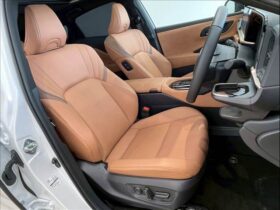 
									TOYOTA Crown Sport Z Pearl White 2024′ FA0I5 full								