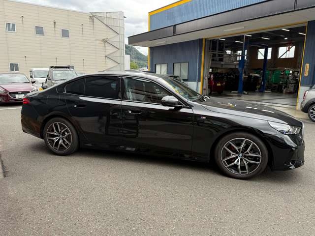 BMW 5 Series 523i M Sport Black 2023′ FA0UT