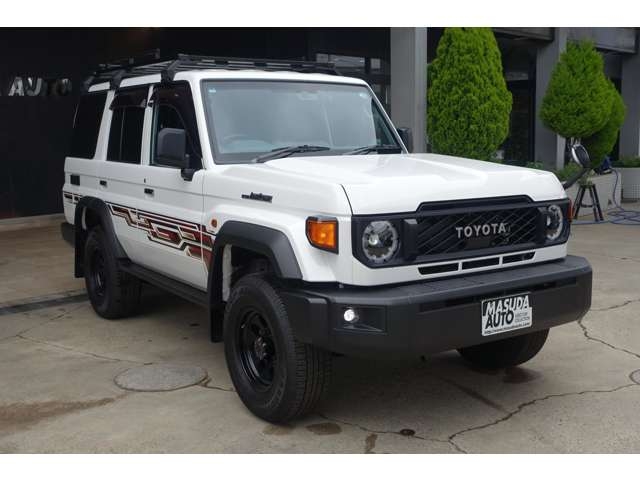 TOYOTA Land Cruiser Wagon AX White 2024′ FA19Y
