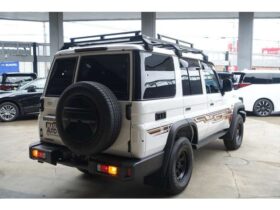 
									TOYOTA Land Cruiser Wagon AX White 2024′ FA19Y full								
