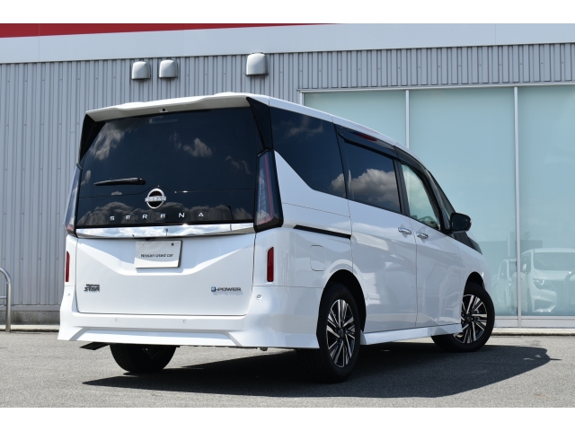 NISSAN Serena e-POWER Highway Star V Pearl White 2025′ FA1MF