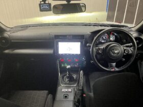 
									TOYOTA 86 SZ Pearl White 2022′ FA3FR full								