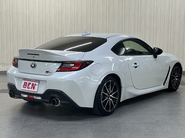 TOYOTA 86 SZ Pearl White 2022′ FA3FR