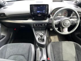 
									TOYOTA Yaris RZ High Performance Pearl White 2021′ FA4L2 full								