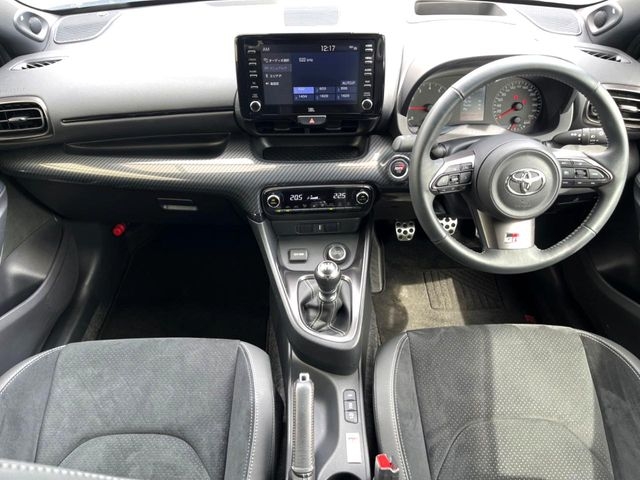 TOYOTA Yaris RZ High Performance Pearl White 2021′ FA4L2