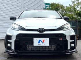 
									TOYOTA Yaris RZ High Performance Pearl White 2021′ FA4L2 full								