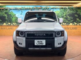 
									TOYOTA Land Cruiser Wagon VX Pearl White 2024′ FA4L5 full								
