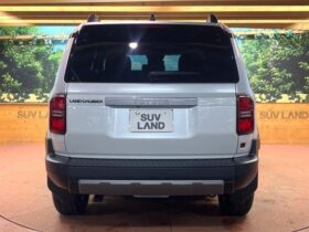 
									TOYOTA Land Cruiser Wagon VX Pearl White 2024′ FA4L5 full								