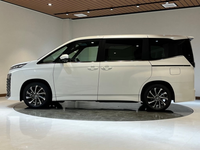 TOYOTA Voxy S-Z Pearl White 2025′ FAETH
