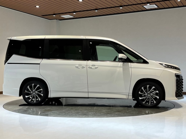TOYOTA Voxy S-Z Pearl White 2025′ FAETH