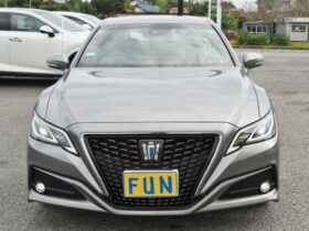 
									TOYOTA Crown S Gray 2021′ FBWWB full								