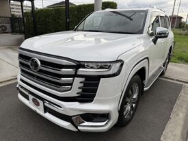 TOYOTA Land Cruiser Wagon ZX Pearl White 2024′ FBWZX