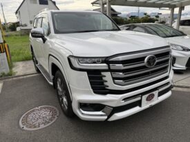 TOYOTA Land Cruiser Wagon ZX Pearl White 2024′ FBWZX