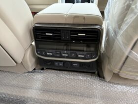 
									TOYOTA Land Cruiser Wagon ZX Pearl White 2024′ FBWZX full								