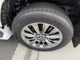 
									TOYOTA Land Cruiser Wagon ZX Pearl White 2024′ FBWZX full								